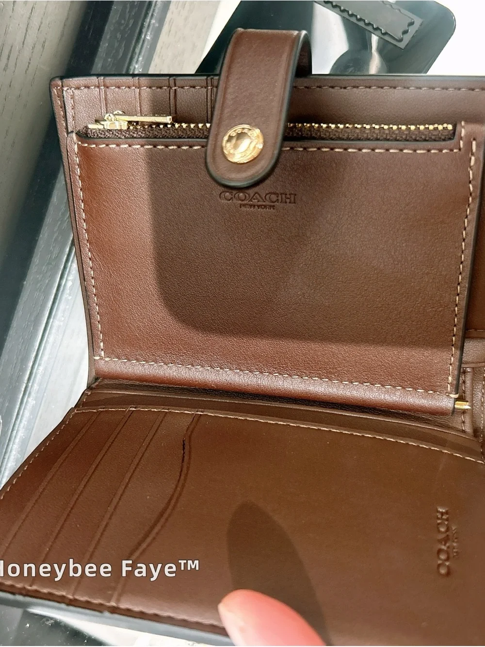 COACH 2–in-1 Maple Leather Wallet with Gold Logo cfk09